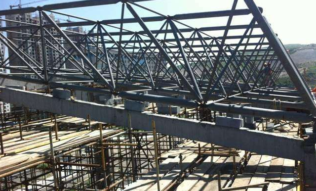 忻州简述网架公司的黑色压型钢板的吊装步履